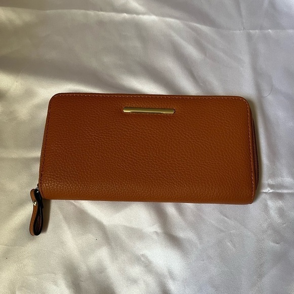 BROWN ~CLUTCH WALLET~NWOT - Picture 1 of 5
